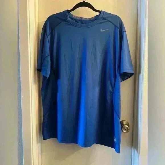 Nike Pro Combat Dri-Fit Mens XXL Short Sleeve Solid Blue Athletic T-Shirt - Picture 1 of 3